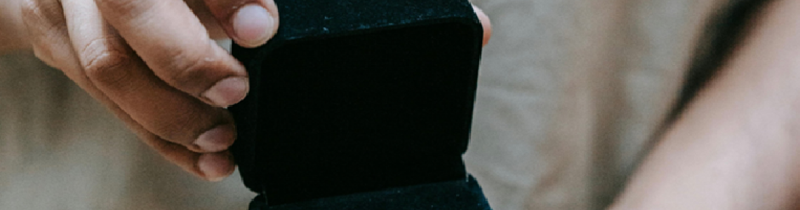 A Real Guide for Men Buying an Engagement Ring A Real Guide for Men Buying an Engagement Ring